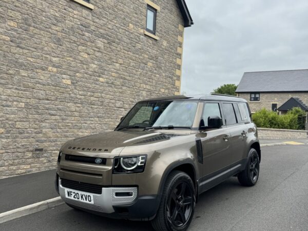 2020 Land Rover Defender SE D240