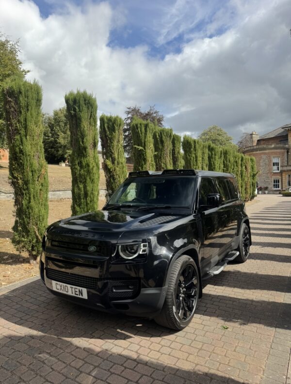 2021 Land Rover Defender 110 SE D200