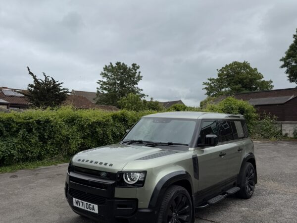 2021 Land Rover Defender 110 D200