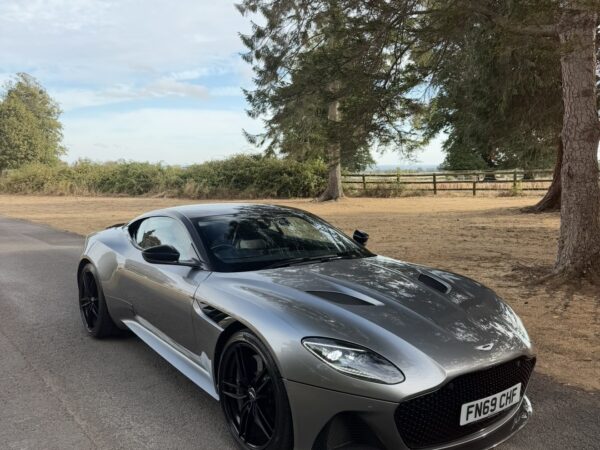 2019 Aston Martin DBS Superleggera